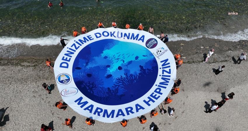 Mudanya’da düzenlenen “Temiz Deniz” etkinliğinde, Marmara Denizi’nde artan kirliliğe dikkat