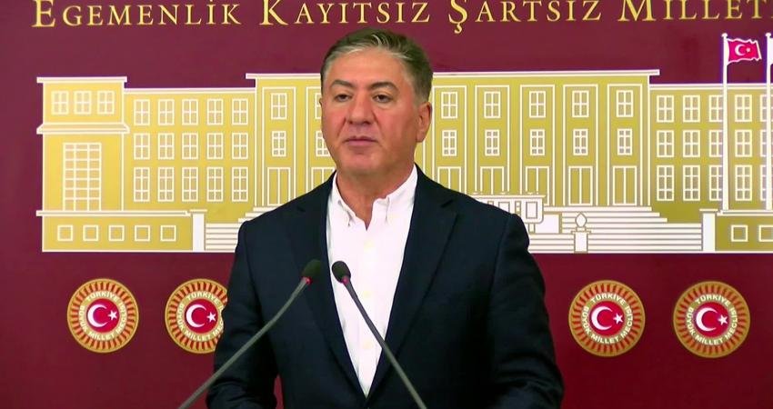 CHP Grup Başkanvekili Murat Emir, MHP Genel Başkan Yardımcısı Feti