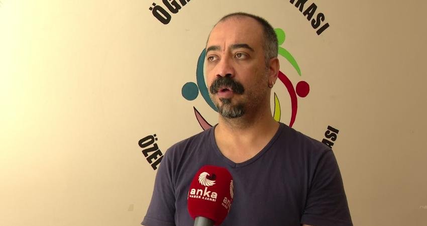 Özel Sektör Öğretmenleri Sendikası'na bağlı öğretmenler aralarında taban maaş düzenlemesi
