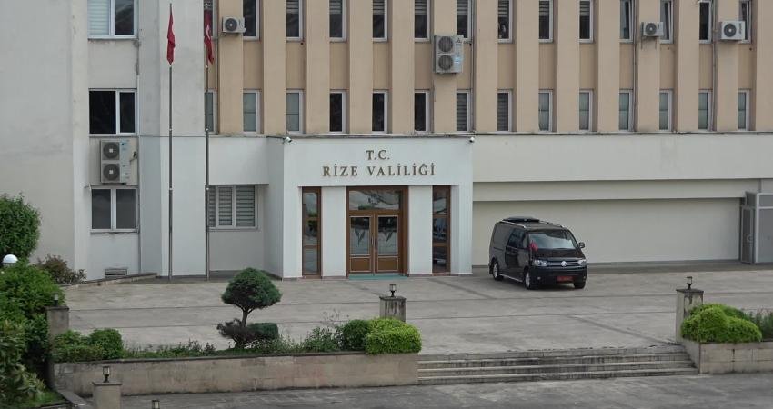 Cumhurbaşkanlığı’nın tasarruf tedbirlerine rağmen Rize İl Milli Eğitim Müdürü Halil