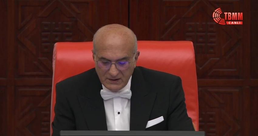 CHP Grup Başkanvekili Murat Emir, TBMM Başkanlığı'na sunulan ve yarın