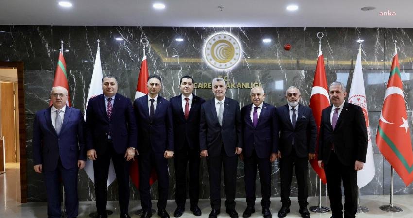 Ticaret Bakanı Ömer Bolat, ayakkabı sanayisinin temsilcileriyle Ankara’da bir araya