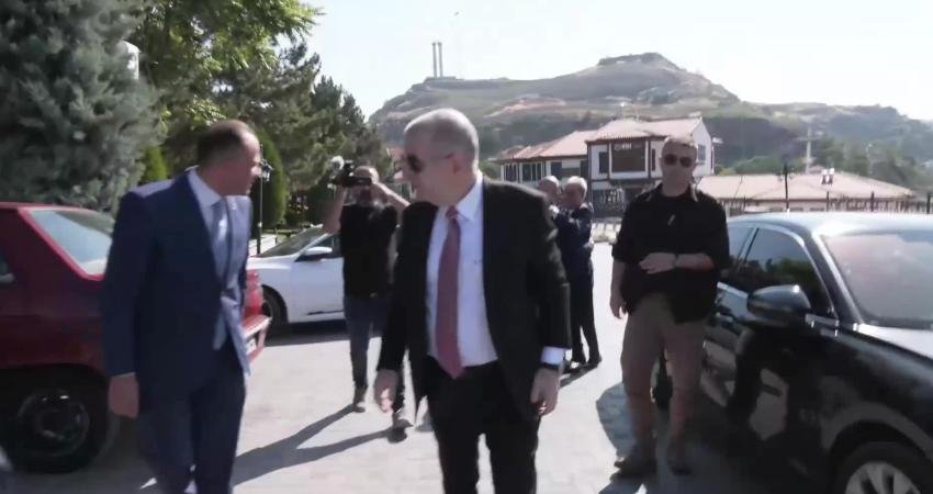 5 aydır tutuklu bulunduğu cezaevinden tahliye edilen Zafer Partisi Genel