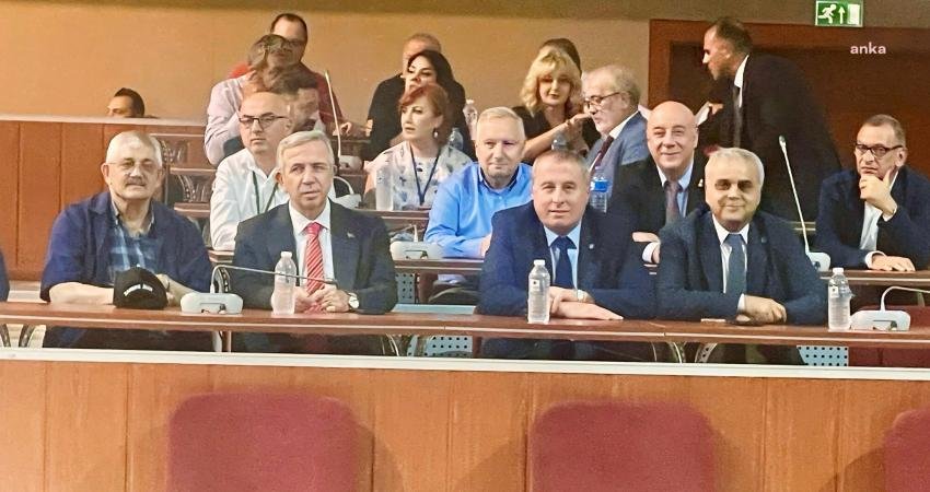 Ankara Büyükşehir Belediye Başkanı Mansur Yavaş, Zafer Partisi Genel Başkanı
