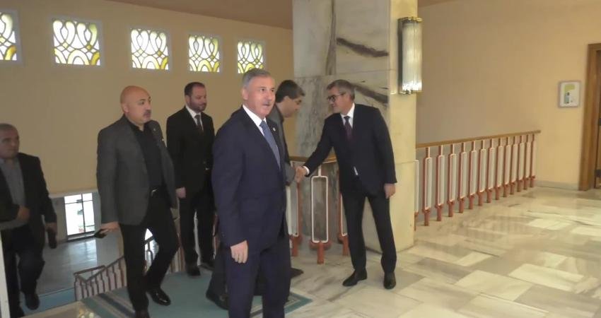 Yeni Yol Partisi Grup Başkanvekili Selçuk Özdağ, Yeni Yol Partisinin