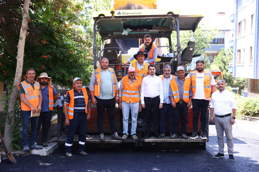 Başkan Güner, asfalt çalışmalarını yerinde denetledi Çankaya Belediye Başkanı Hüseyin Can Güner, hızla süren asfalt sezonunda