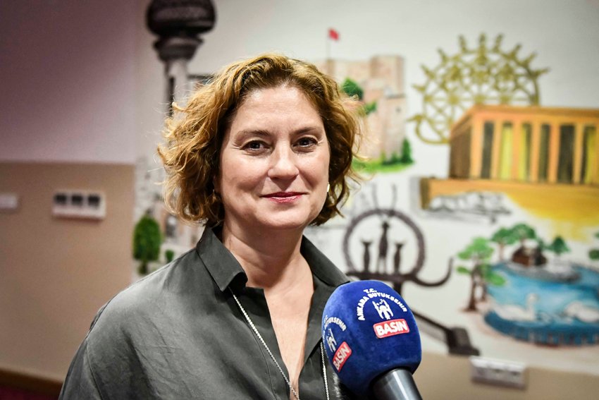 baskentte-mahallede-tiyatro-var