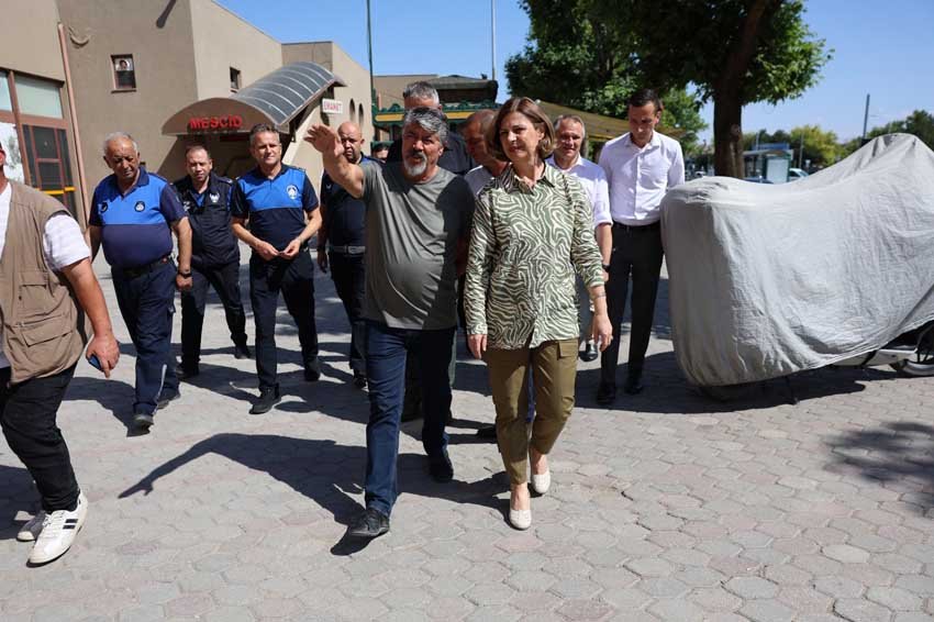 Eskişehir Büyükşehir Belediye Başkanı Ayşe Ünlüce, kent esnafıyla buluşmalarını sürdürüyor.
