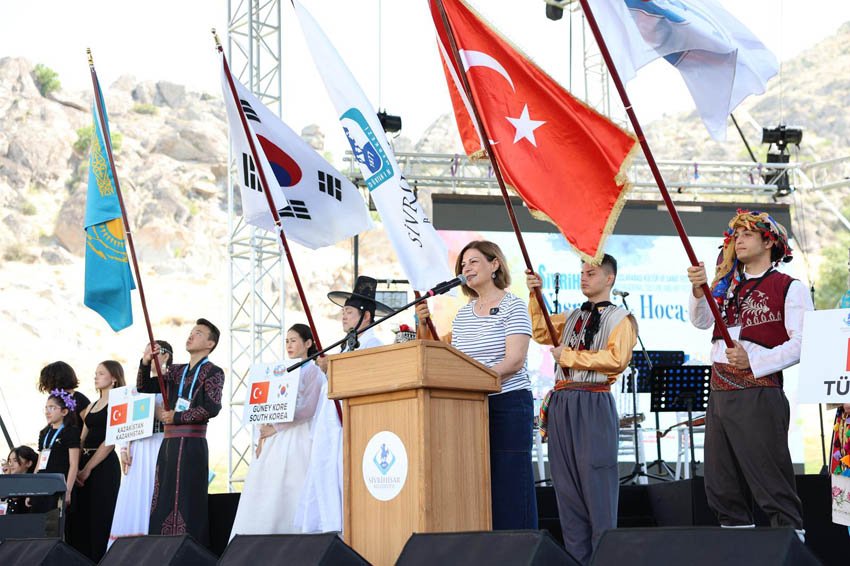 Eskişehir Büyükşehir Belediye Başkanı Ayşe Ünlüce, Sivrihisar Belediyesi tarafından düzenlenen
