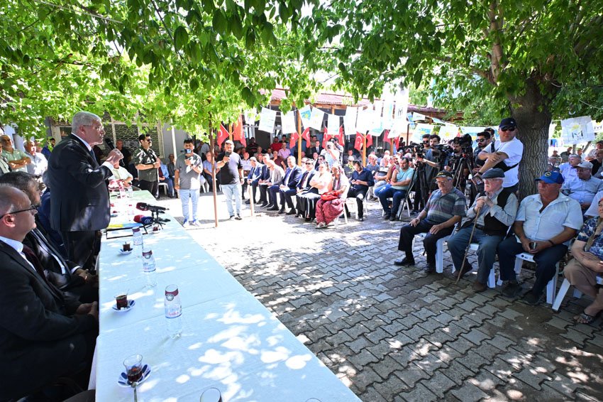 İYİ Parti Genel Başkanı Müsavat Dervişoğlu, çiftçilerin gübre, ilaç ve