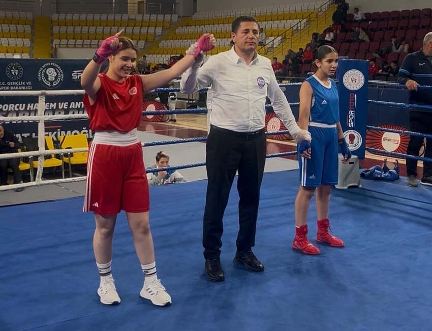 Bayburt’ta düzenlenen Üst Minikler Türkiye Boks Şampiyonası’nda Çorum Hitit Dernekleri