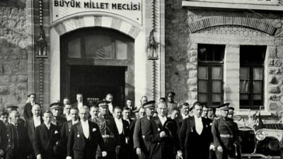 Bu başlığı görünce içinizden “Biz asla parçalanamayız,” ya da “Bizi