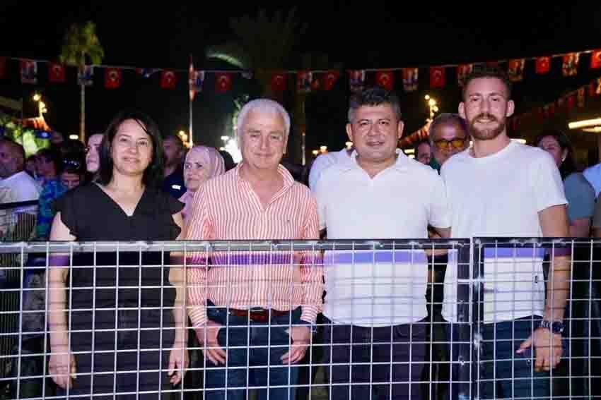 Finike'de bu yıl 35'incisi düzenlenen Finike Festivali ve Kabotaj Bayramı