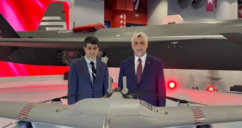 Uluslararası Savunma Sanayii Fuarı'nı ziyaret eden Ticaret Bakanı Ömer Bolat,