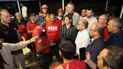 Eskişehir’in Seyitgazi ilçesi Büyükyayla Mahallesi’nde çıkan orman yangınlarına müdahale çalışmaları