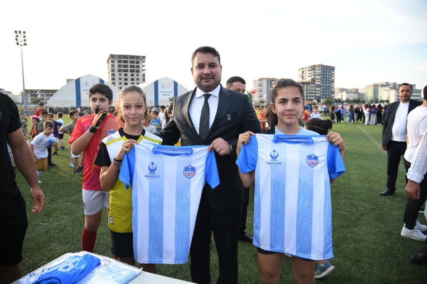 Kahramankazan Belediyesi, gençlerin sporla buluşmasını sağlamak amacıyla düzenlediği Yaz Spor