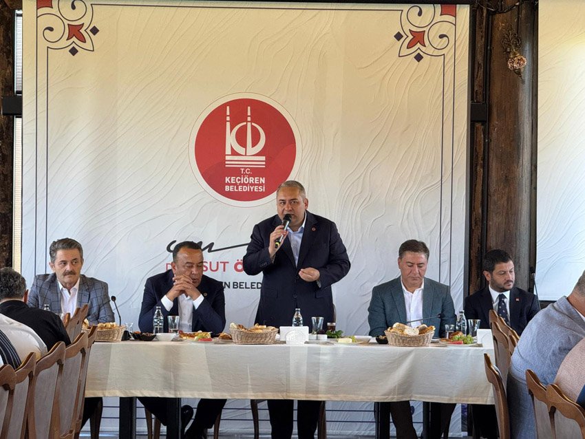 Keçiören Belediye Başkanı Dr. Mesut Özarslan, Keçiören’deki mahalle muhtarlarıyla bir