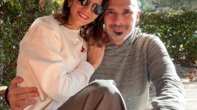 Oyuncu Derya Beşerler ile Gripin grubunun solisti Birol Namoğlu “Bir