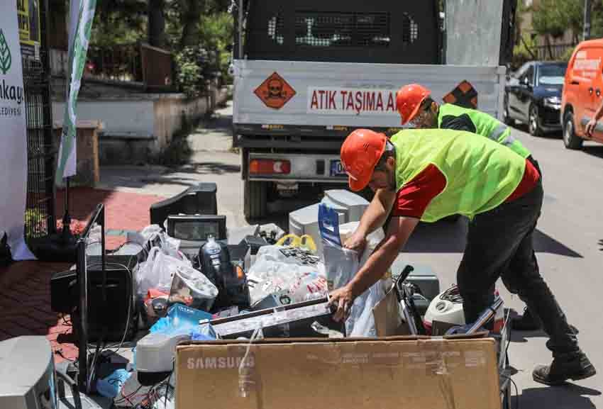 Elektrikli ve elektronik atıkların toplanmasında yeni dönemi başlatan Çankaya Belediyesi'nin