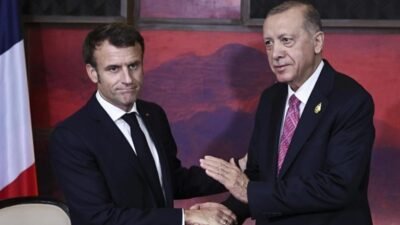 Cumhurbaşkanı Recep Tayyip Erdoğan, Fransa Cumhurbaşkanı Emmanuel Macron ile telefonda