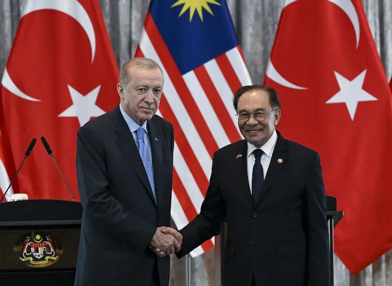 Cumhurbaşkanı Recep Tayyip Erdoğan, Malezya Başbakanı Enver İbrahim ile telefon