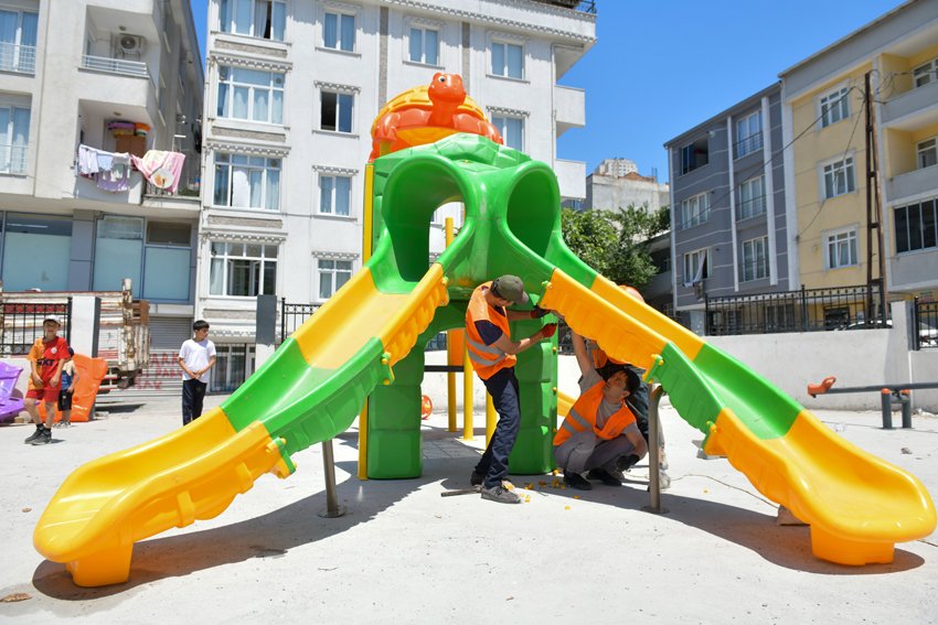Esenyurt Belediyesi, mahalle sakinlerinin nefes alabileceği yeşil alanları artırmaya devam