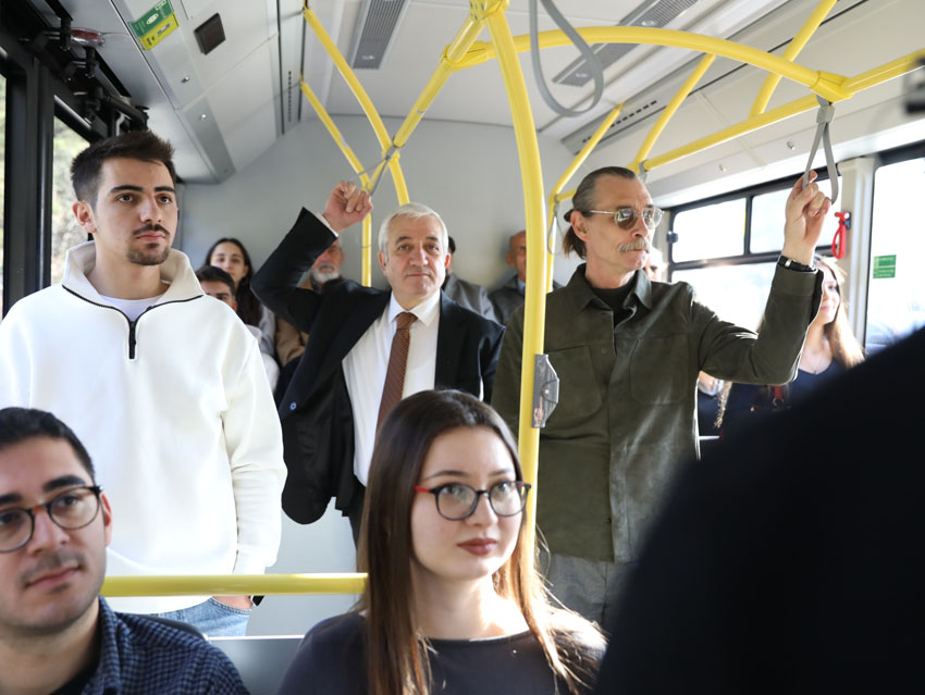 Etimesgut’ta ulaşımda yeni dönem Geribass ile 70 bin yolcuya ücretsiz hizmet! Etimesgut Belediye Başkanı Erdal Beşikcioğlu, göreve gelir gelmez vatandaşların temel