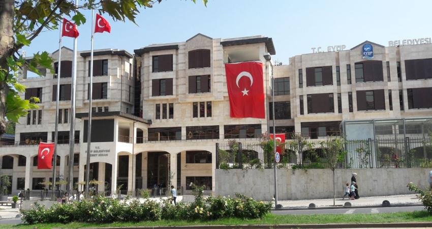 Eyüpsultan Belediyesi, mülkiyetinde bulunan bazı taşınmazların satışına karar verdi. Belediye,