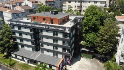 İBB, yaz aylarında da öğrencileri yalnız bırakmıyor. Staj, yaz okulu,