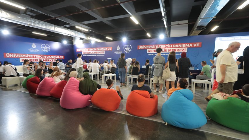 İBB, üniversite tercih döneminde gençlere rehberlik hizmeti verecek. 25 Temmuz’dan
