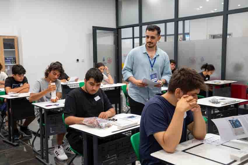 İBB ve Boğaziçi Üniversitesi iş birliğinde gerçekleştirilen İBB Teknoloji Atölyeleri’nde