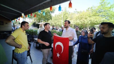 İstanbul’un dört bir yanı ay yıldızlı bayraklarla donatıldı; birlik ve