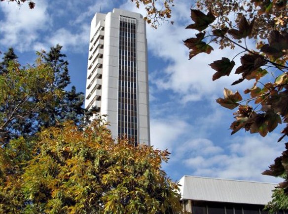 Mimarlar, Kennedy Caddesi’ndeki toplumsal hafıza mekânı İş Bankası’nın tescil edilmesi için kurula başvurdu Mimarlar Odası Ankara Şubesi, Çankaya Kennedy Caddesi’ndeki İş Bankası yapısının