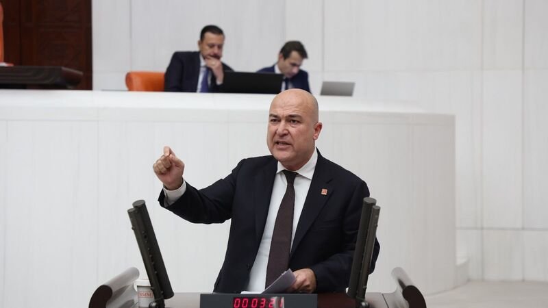 CHP Genel Bakan Yardımcısı Murat Bakan, Konya’da bir polisin ailesinin