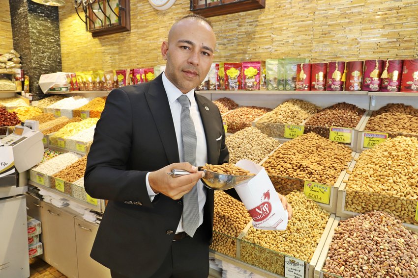 Ankara Kurukahveciler ve Kuruyemişçiler Esnaf Odası Başkanı Aytaç Sevimli, en
