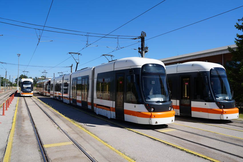 Eskişehir Büyükşehir Belediyesi,  tramvaylarda düzenli olarak gerçekleştirilen bakım ve onarım