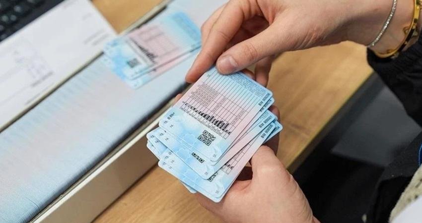 Ehliyetini hâlâ yenilemeyenler için geri sayım sona erdi. Eski tip