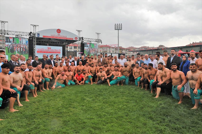 2. Geleneksel Taha Akgül Karakucak Güreşleri’nin şampiyonu belli oldu Keçiören Belediyesi ile Ankara Büyükşehir Belediyesi iş birliğinde Keçiören Bağlum