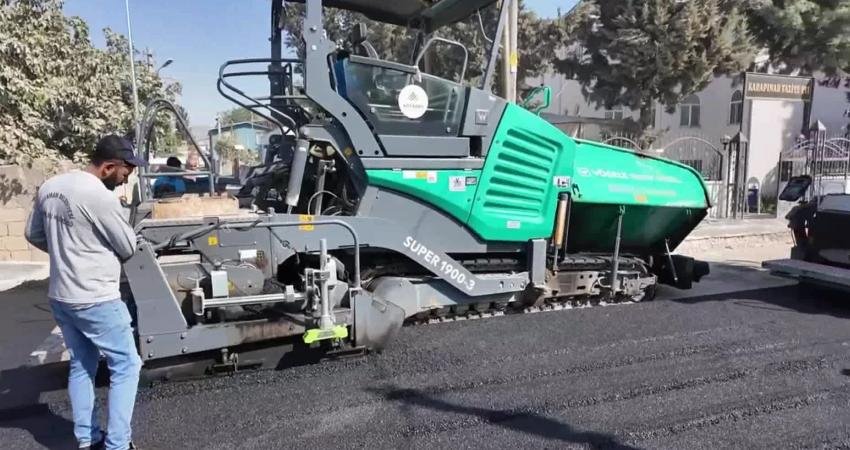 Adıyaman Belediyesi, kent genelinde yol çalışmalarına hız verdi. Ekipler, bu