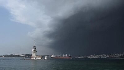 AKOM, çarşamba gününden beri Marmara Bölgesi'nde etkili olan fırtınanın bugün