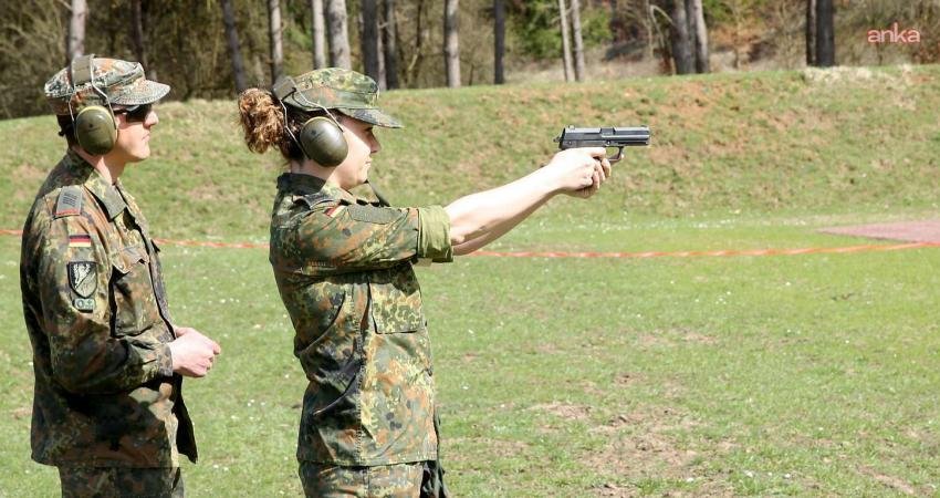 Almanya’da hükümet, askerlik hizmetinde köklü değişiklikler öngören yeni yasa tasarısını
