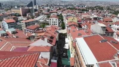 Ankara Büyükşehir Belediyesi (ABB), Çıkrıkçılar Yokuşu Sokağı’nda başlattığı “Cephe İyileştirme