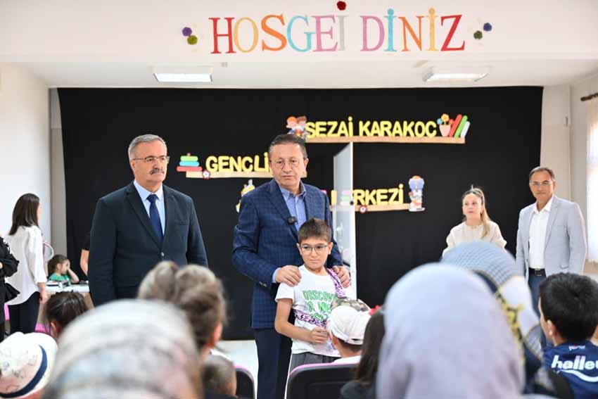 Atındağlı çocuklara gözümüz gibi bakıyoruz Altındağlı çocuklar için gerçekleştirilen göz taramasına, Altındağ Belediye Başkanı Dr.