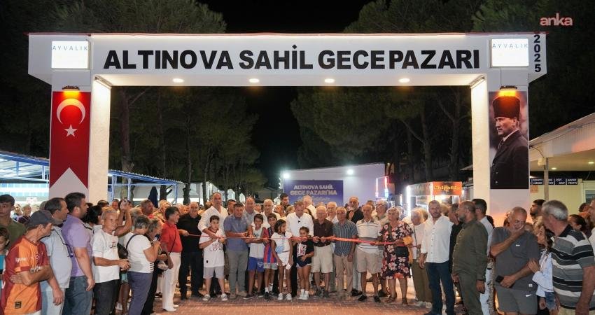 Ayvalık Belediyesi tarafından yenilenen yüzüyle Altınova Sahili’ne kazandırılan Gece Pazarı