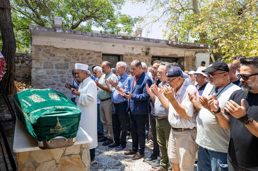 İzmir Büyükşehir Belediye Başkanı Dr. Cemil Tugay, geçmiş dönem CHP