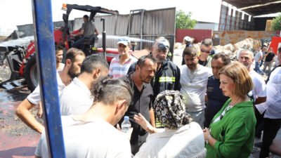 Eskişehir Büyükşehir Belediye Başkanı Ayşe Ünlüce, Odunpazarı ilçesindeki EMKO Mobilyacılar