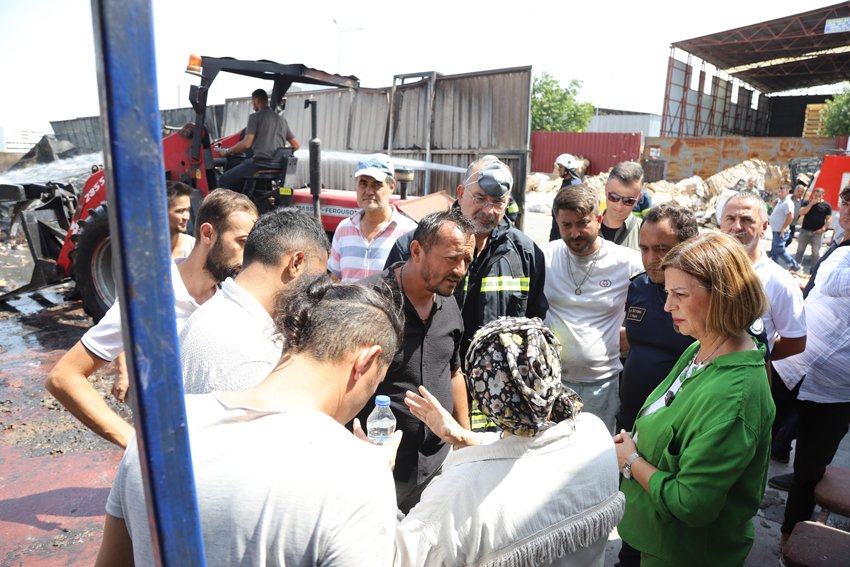 Başkan Ünlüce’den geçmiş olsun ziyareti Eskişehir Büyükşehir Belediye Başkanı Ayşe Ünlüce, Odunpazarı ilçesindeki EMKO Mobilyacılar