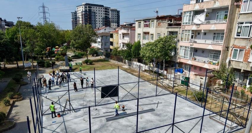 Bayrampaşa Belediyesi, ilçedeki çim sahaları baştan aşağı yeniliyor. Bu kapsamda