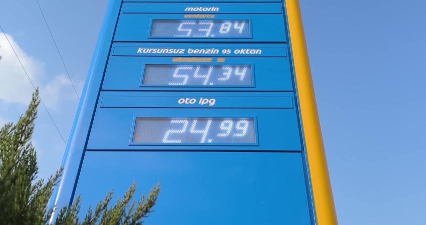 Benzine gelen 1 lira 19 kuruşluk zamma Osmaniye'de vatandaşlar tepki