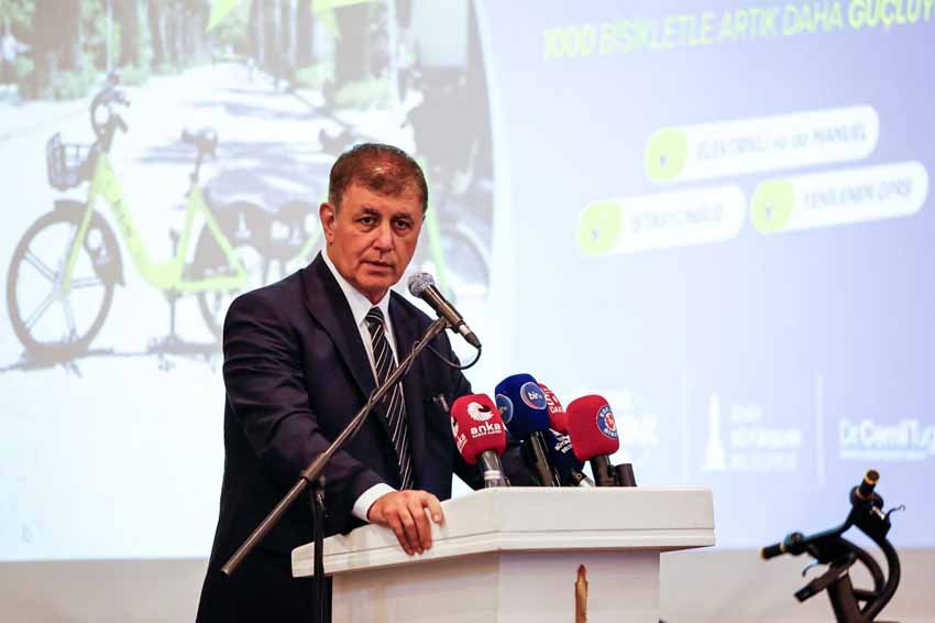 İzmir’in sevilen bisiklet paylaşım sistemi BİSİM, yenilenen altyapısı ve kullanıcı